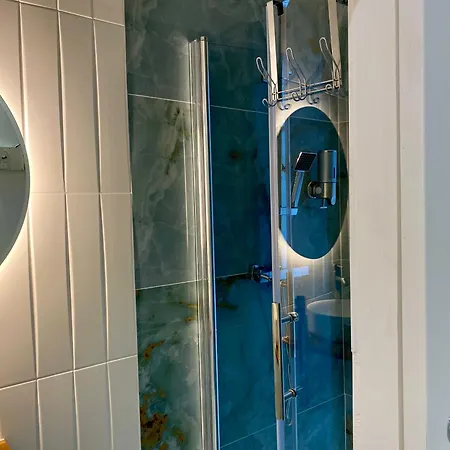 Centre - Climatisation - Calme - Cuisine - Wifi - Tramway نيس