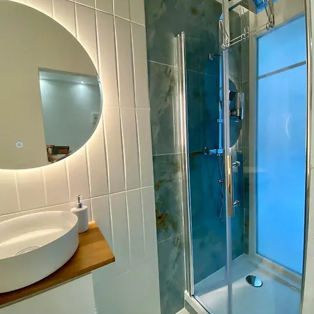 Centre - Climatisation - Calme - Cuisine - Wifi - Tramway